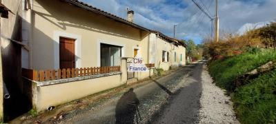 Maison De Caractere Avec 3 Chambres à Montrem !