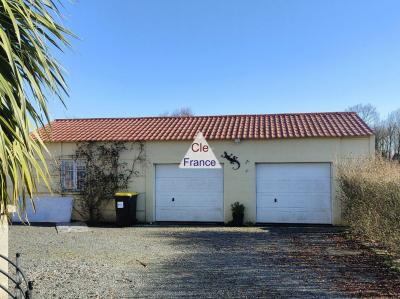 Grand Pavillon Recent Avec Terrain Et Garages