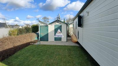 Chalet Et Abris De Jardin Sur Terrain Individuel Dans Parc Residentiel Privatif