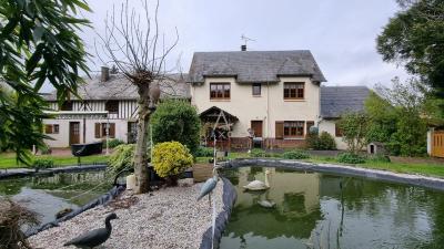 Ancien Hotel-restaurant De 325 m²  Fort Potentiel Commercial
