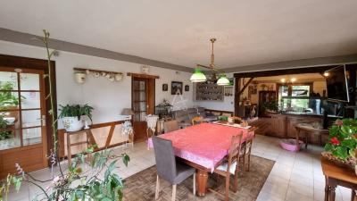 Ancien Hotel-restaurant De 325 m²  Fort Potentiel Commercial