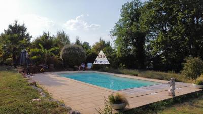 Maison Perigourdine En Pierre Avec Piscine