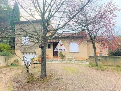 Maison Sur 3294 M² De Terrain Avec Piscine