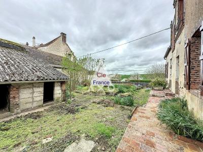 Charmante Maison Mitoyenne à Renover à Proximite De Sablons-sur-huisnes (61110)