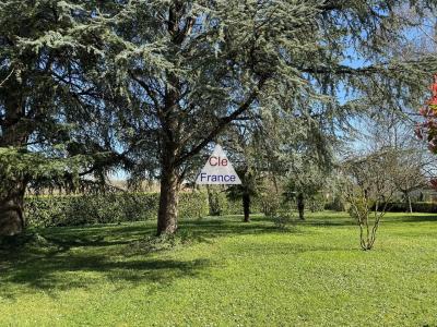 Fleac, Au Calme, Maison Sur Sous-sol Avec Appartement