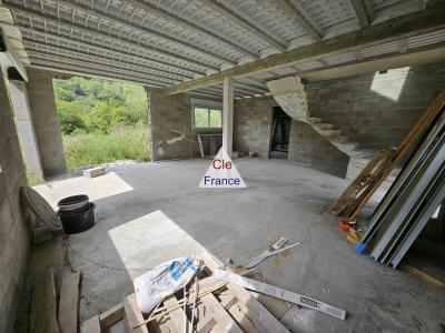 Tours-en-savoie (73790) : Maison T4 De 2023 Avec Garage Et Jardin