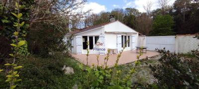 A L\'abri Des Regards,maison De Famille Proche De La Plage.