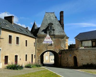 Maison Dans Le Centre Historique De Durtal