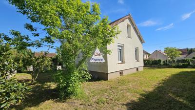 Maison Sur Sous-sol En Bordure De La Base Nautique De Cepoy