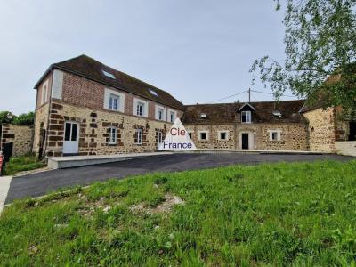 Ensemble Immobilier De Charme à Savignies.