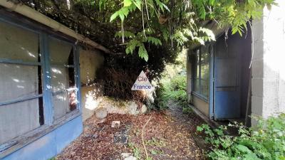 Maison Avec Tres Grand Jardin Situee à Chartres Proche De Tout!