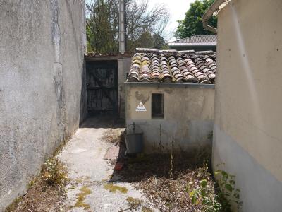 Maison à Renover Avec Grand Garage Et Atelier