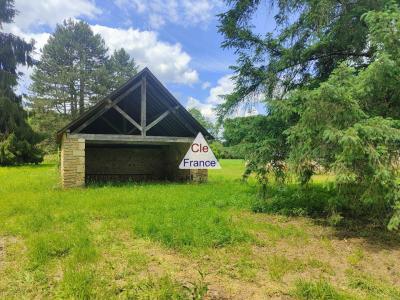 Propriete De Caractere Sur 14 Hectares Avec Bois