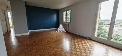 Appartement F4 Au 3eme Etage 64 M²