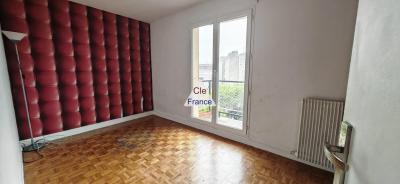 Appartement F4 Au 3eme Etage 64 M²