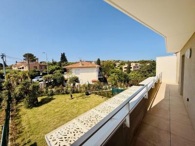 Maison Contemporaine Avec Jardin Et Garage  Saint-aygulf (83370)