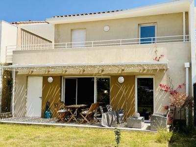 Maison Contemporaine Avec Jardin Et Garage  Saint-aygulf (83370)