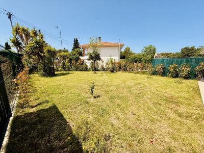 Maison Contemporaine Avec Jardin Et Garage  Saint-aygulf (83370)