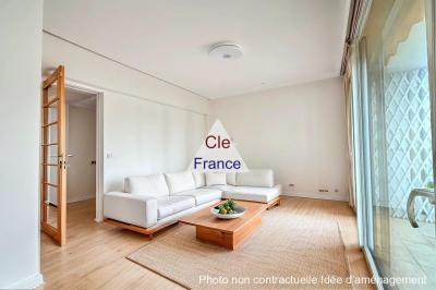 Appartement 117 M2, 3 Chambres, Balcon, Garage Et Cave, Proche Metro Et Commerces, Au Calme Vue Dega