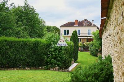 Maison Bourgeoise Centre-bourg D\'un Village De La Vallee De L\'eure Proche De Pacy-sur-eure.