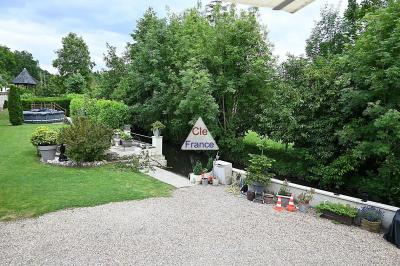 Maison Bourgeoise Centre-bourg D\'un Village De La Vallee De L\'eure Proche De Pacy-sur-eure.