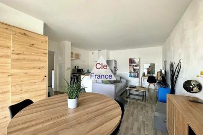 Appartement Recent De 2014- T3 De 66,73 M2 Avec 2 Chambres, Salon Lumineux Et Balcon Ouest, Place Pa