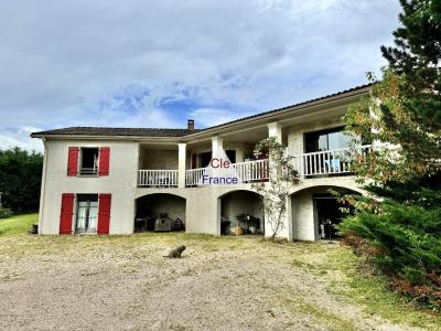 Entre St Estephe, Piegut Et Nontron, Belle Maison 165m2 Avec Sous-sol 1/2 Enterre