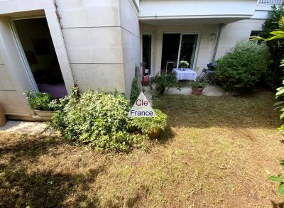 La Garenne Colombes/ Centre Ville/ F4 / 3 Chambres Avec Terrasse, Jardin, Cave Et Parking