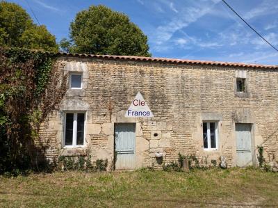 Grande Longere Et Une Grange à Renover Avec Terrain Constructible