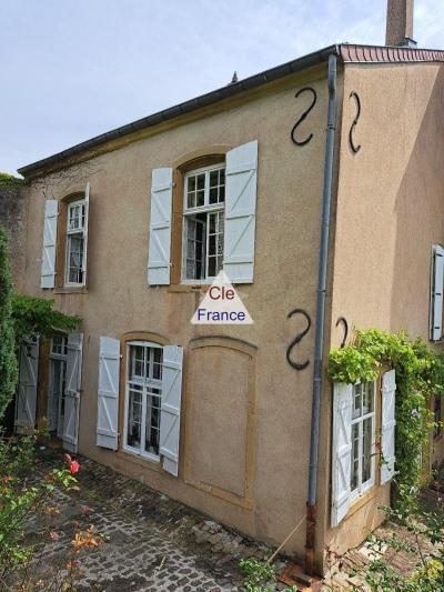 Thionville-guentrange: Superbe Maison De Vigneron 4 Chambres Avec Grande Grange Dans Village