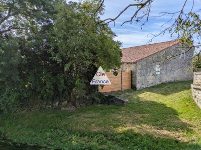 A 4 Km D\'aulnay, Jolie Maison Charentaise Avec Jardin Et Grande Dependance