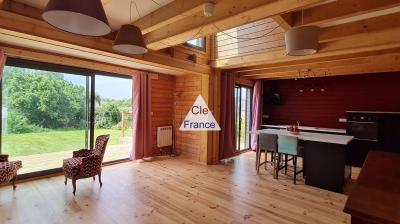 Beaucoup De Charme Pour Cette Belle Maison En Bois Chic Et Cosy Situe Au Coeur D\'un Petit Hameau De