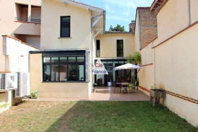 Moissac, Emplacement Exceptionnel Et Rare, Superbe Maison De Ville Entierement Renovee