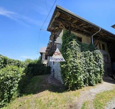 Chamoux-sur-gelon (73390) : Maison De Village De 102 M² Avec Annexes