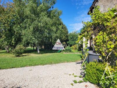 Charmante Maison à La Campagne Avec Jardin Arbore