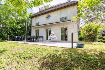 Duplex Avec Terrasse Et Jardin \