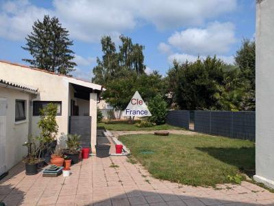 Centre Ville Rive Droite, Maison De Plain-pied Avec Studio Et Jardin En Partie Constructible.