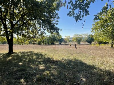 Mouthiers Sur Boeme, Beau Terrain De 900m2 Environ