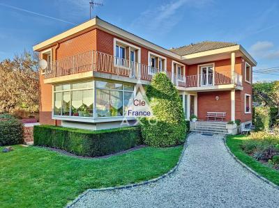 À Vendre : Maison Familiale Spacieuse Avec Jardin Et Terrasses à Beauvais, Quartier Marisel