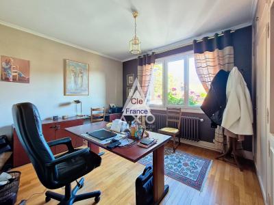 À Vendre : Maison Familiale Spacieuse Avec Jardin Et Terrasses à Beauvais, Quartier Marisel