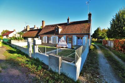 Charmante Maison De Village Avec Dependances Et Parc Arbore