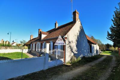 Charmante Maison De Village Avec Dependances Et Parc Arbore