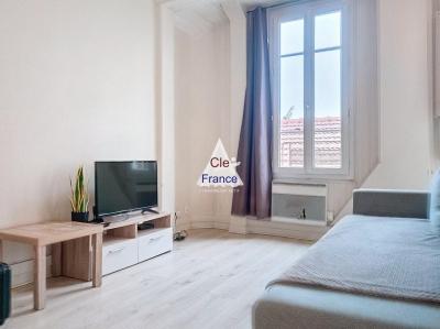 Appartement 2 Pieces 32 M² Aux Lilas 93