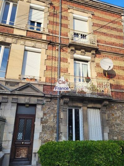 Epernay- Coteaux Ouest - Appartement De 51.51 M² Avec Cour Privative De 35 M² Et 2 Caves