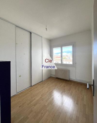 Appartement De Type F5 Avec Vue Degagee