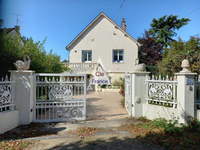 Belle Maison Familiale De 5 Chambres Avec Sous-sol Total à Leves (28300)