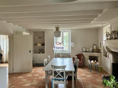 Balzac. Tres Belle Maison Charentaise Renovee De Type 7 Pieces Sur Une Parcelle De 1076m² Avec Pisci