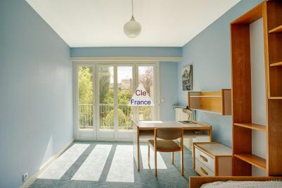 Maison De Ville 175 M2 Evolutive Avec Grenier Amenageable, Salon, Jardin Sud, 6 Chambres- Proche Sac