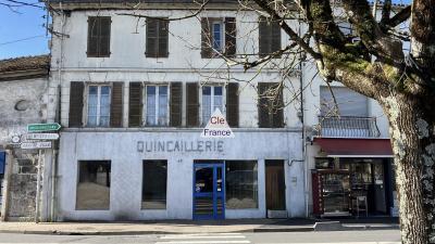 Angouleme. Coeur De Saint Cybard Immeuble De Rapport à Rehabiliter. 