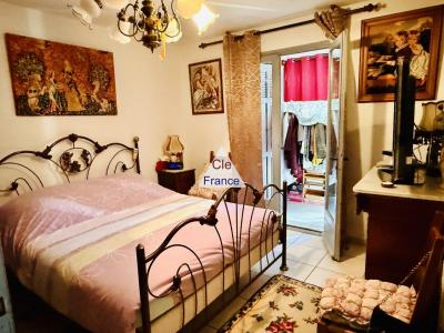Vente à Terme Occupee  Appartement 3 Pieces 88 M² Avec Terrasse Et Parking à Saint-raphael